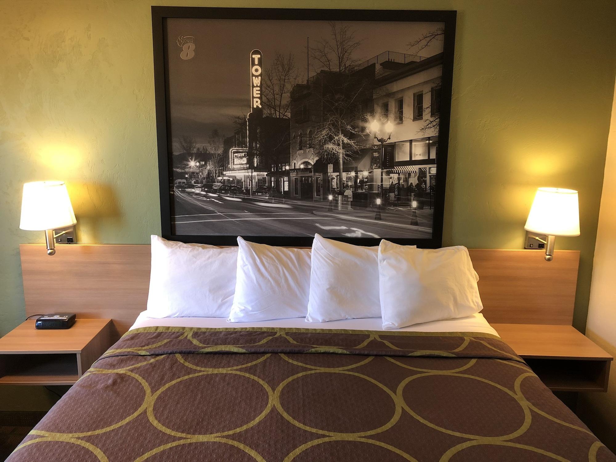 Hotel Super 8 By Wyndham Bend Zewnętrze zdjęcie