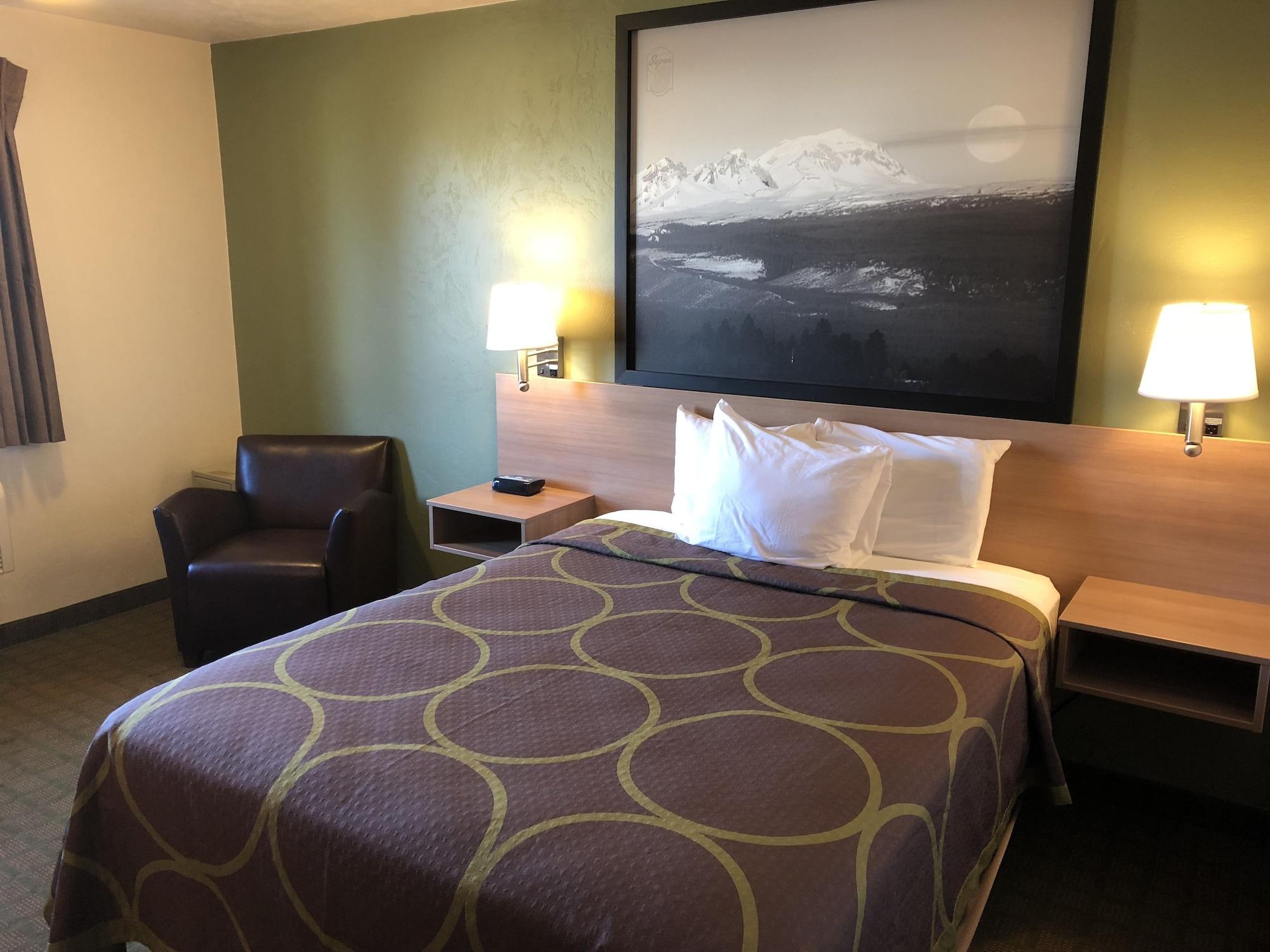 Hotel Super 8 By Wyndham Bend Zewnętrze zdjęcie