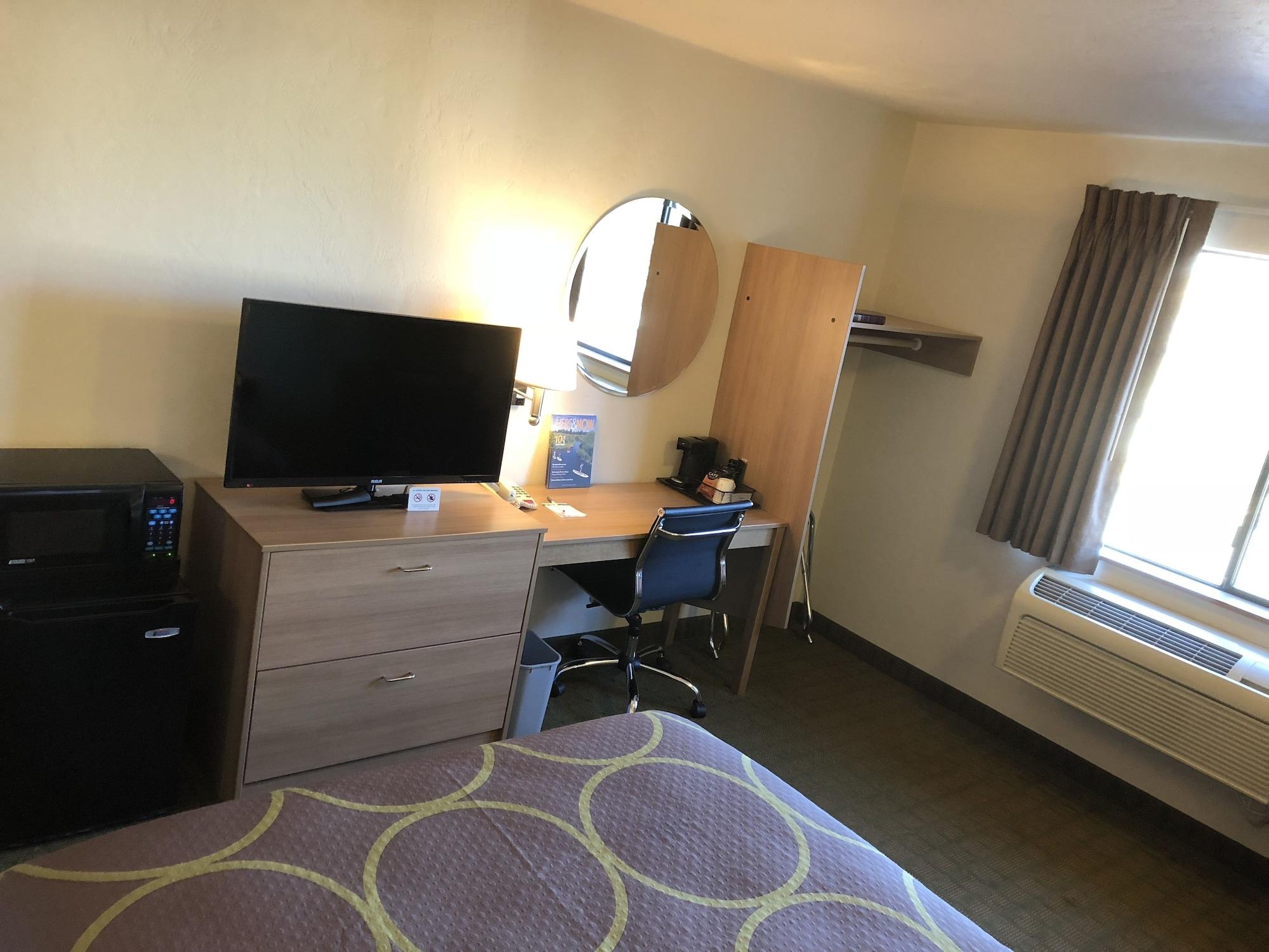 Hotel Super 8 By Wyndham Bend Zewnętrze zdjęcie