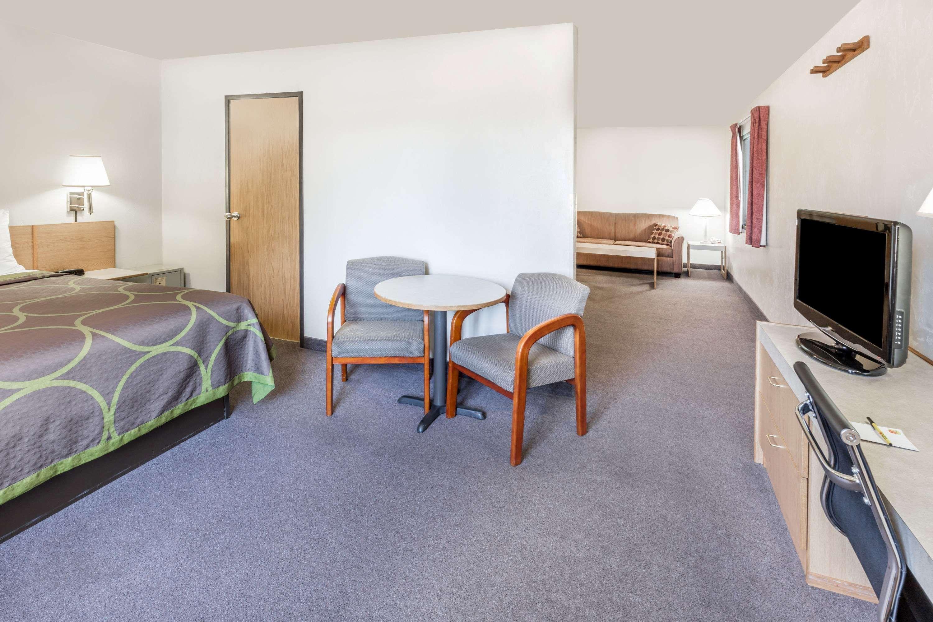 Hotel Super 8 By Wyndham Bend Zewnętrze zdjęcie