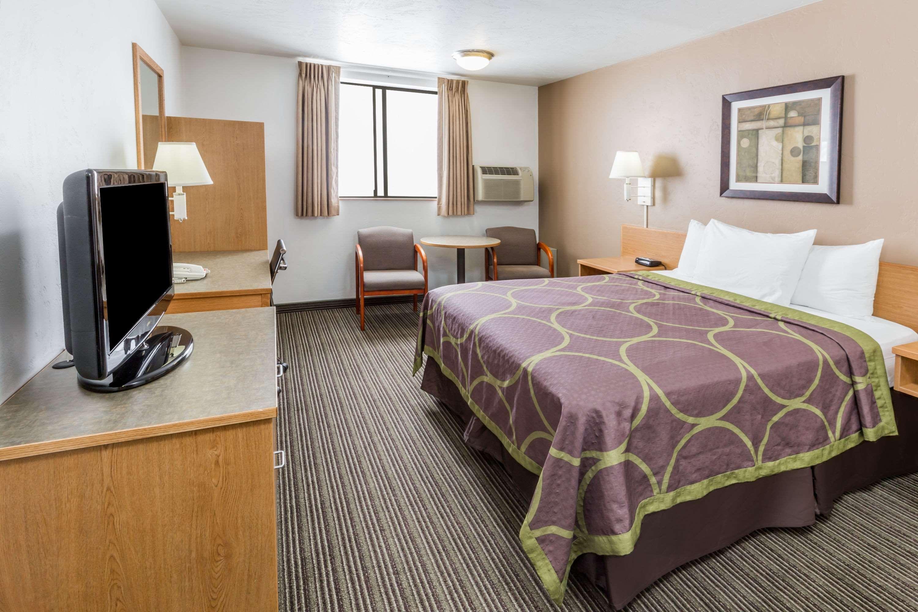 Hotel Super 8 By Wyndham Bend Zewnętrze zdjęcie