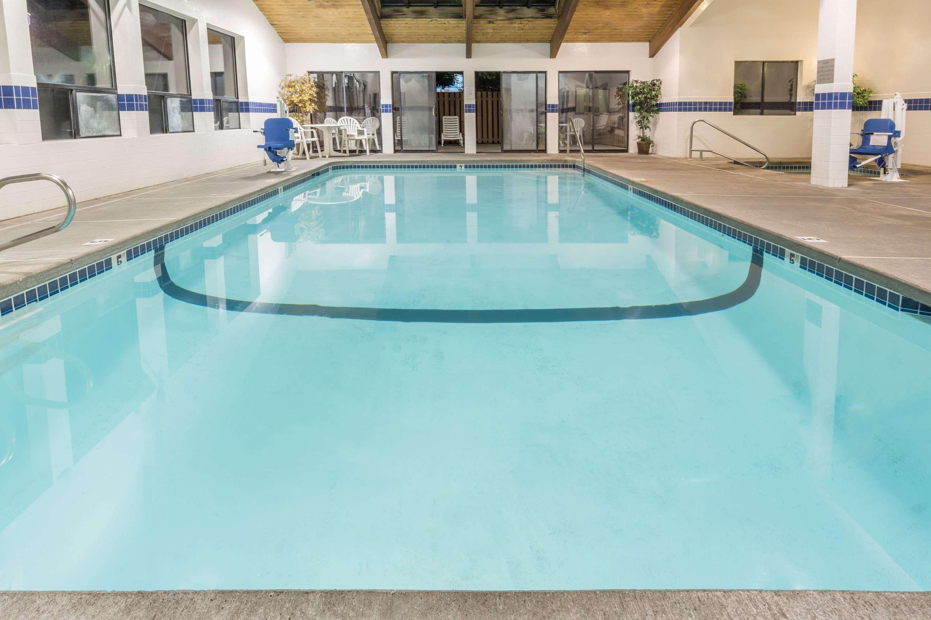 Hotel Super 8 By Wyndham Bend Zewnętrze zdjęcie