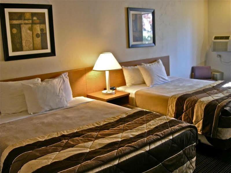 Hotel Super 8 By Wyndham Bend Zewnętrze zdjęcie